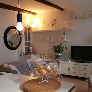 sur-le-vieux-port.fr-provencehotel.com/